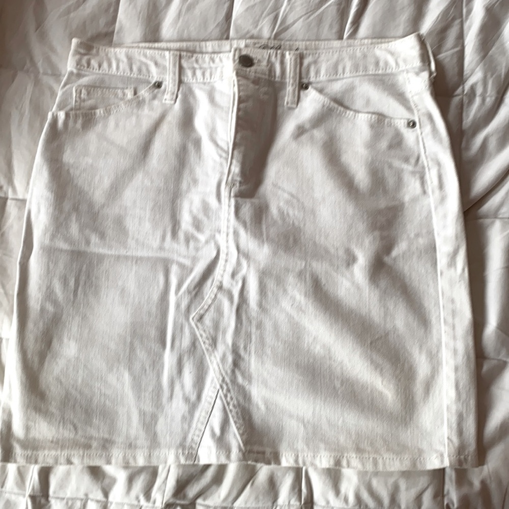 White denim skirt